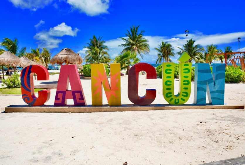 playa langosta una de las mejores playas publicas de cancun