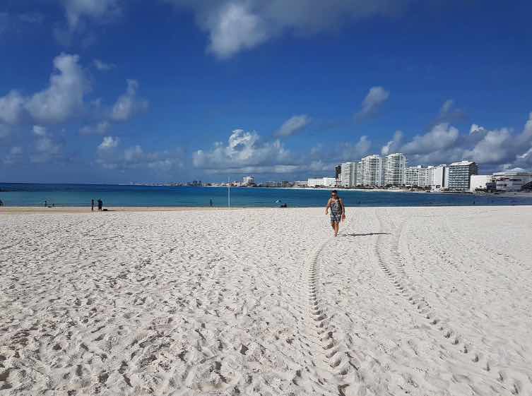 playa chac mool una de las mejores playas publicas de cancun